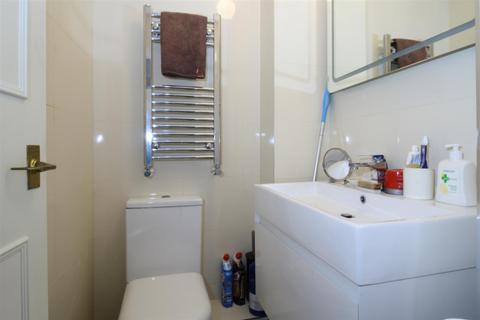 1 Lucerne Close, London, N13 4QJ