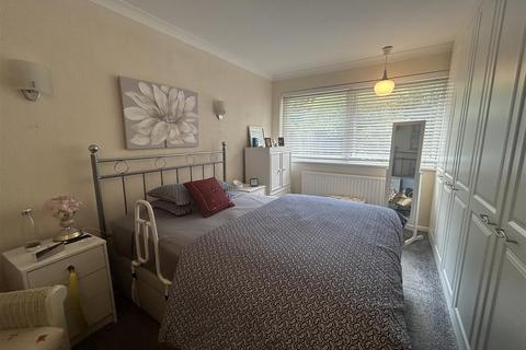 1 Lucerne Close, London, N13 4QJ