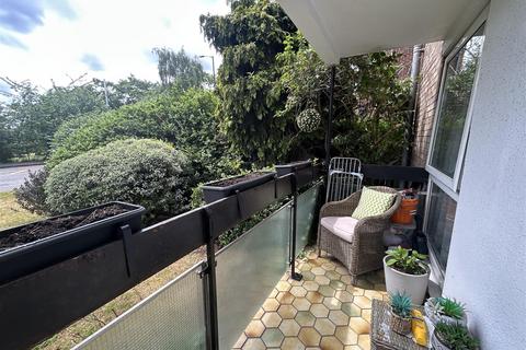 1 Lucerne Close, London, N13 4QJ