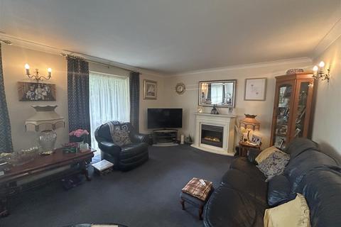 1 Lucerne Close, London, N13 4QJ