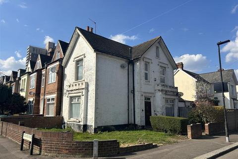 3 Wakefield Road, London, N15 4NN