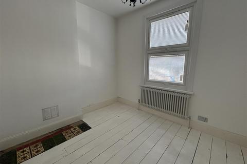 3 Wakefield Road, London, N15 4NN