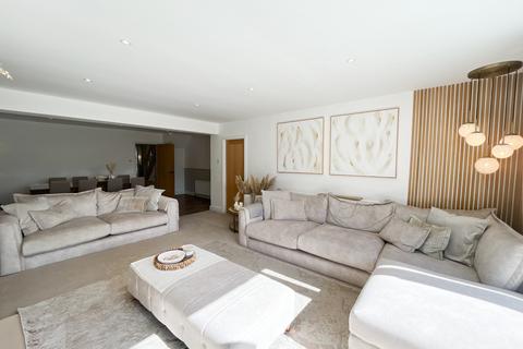 27 Garsdale, Birtley, Chester Le Street, DH3 2EZ