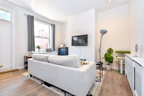 9 Quarry Place, Leeds, LS6 2JT