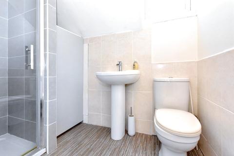 9 Quarry Place, Leeds, LS6 2JT