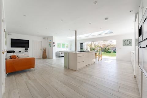 11 Appleacres, Old Catton, Norwich, NR6 7BA