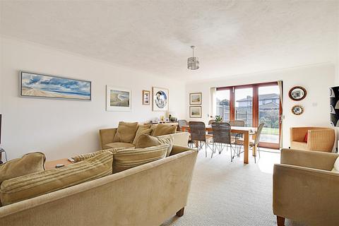 4 bedroom semi-detached house for sale, Beaulieu Road, Bexhill-On-Sea