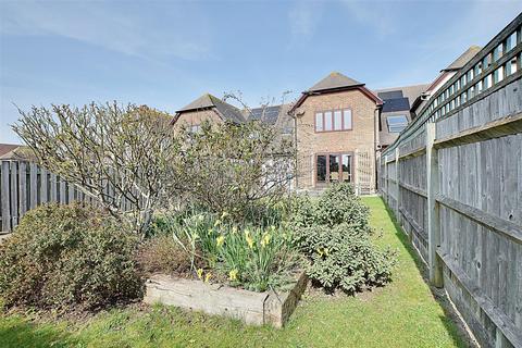 4 bedroom semi-detached house for sale, Beaulieu Road, Bexhill-On-Sea