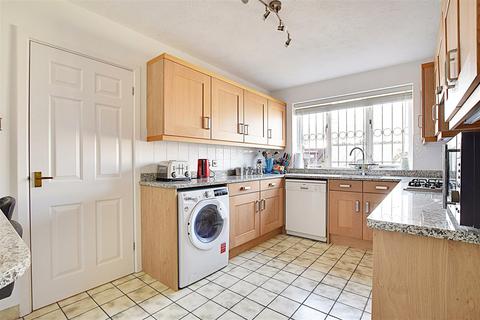 4 bedroom semi-detached house for sale, Beaulieu Road, Bexhill-On-Sea