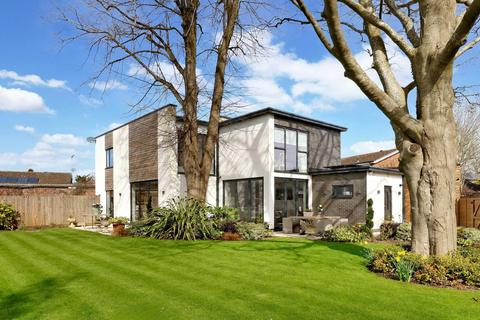 4 bedroom detached house for sale, Old Kiln Road, Flackwell Heath, Buckinghamshire, HP10