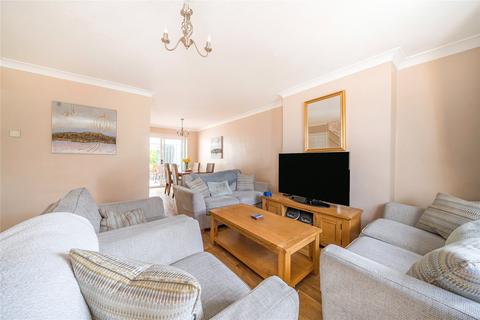 13 Barton Close, Addlestone, KT15 1JE