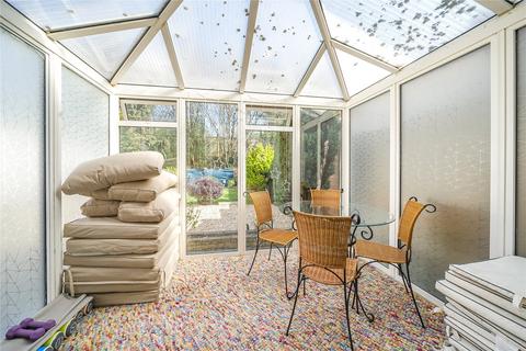 13 Barton Close, Addlestone, KT15 1JE