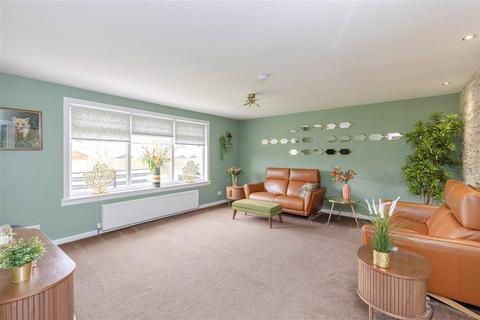 28 Barlaw Gardens, Armadale, Bathgate, EH48 2PZ
