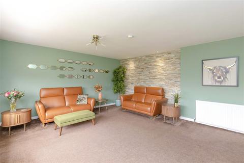 28 Barlaw Gardens, Armadale, Bathgate, EH48 2PZ
