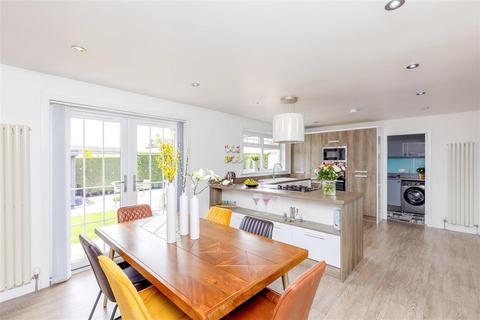 28 Barlaw Gardens, Armadale, Bathgate, EH48 2PZ