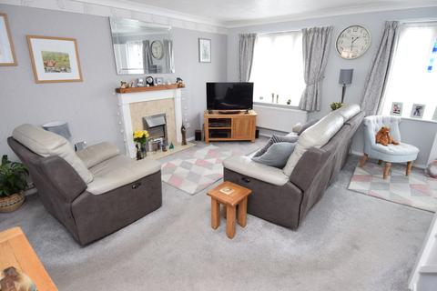 3 bedroom end of terrace house for sale, Blackcross Road, Amesbury, SP4 7XH