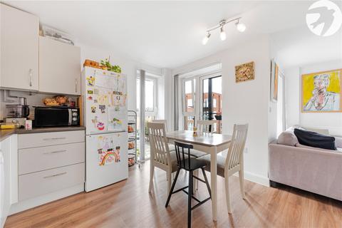 2 bedroom flat for sale, Oakes Crescent, Dartford, Kent, DA1