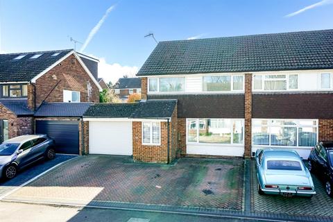 4 bedroom semi-detached house for sale, Green Dell Way, Leverstock Green, Hemel Hempstead HP3 8PX