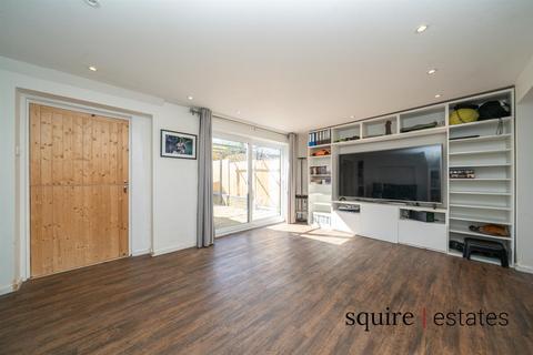4 bedroom semi-detached house for sale, Green Dell Way, Leverstock Green, Hemel Hempstead HP3 8PX