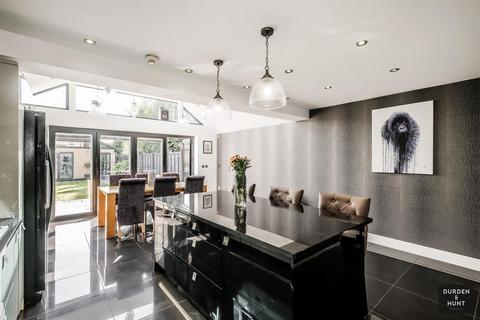 undefined, Chelmsford Road, London E18