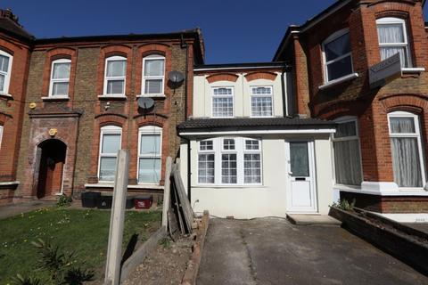 2 bedroom terraced house to rent, York Road, Ilford, IG1