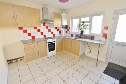 2 bedroom terraced house to rent, York Road, Ilford, IG1