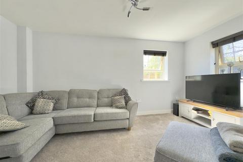 158 Barnsbridge Grove, Barnsley, S70 3RW