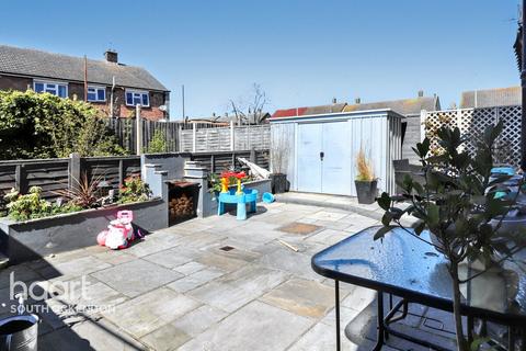 20 Martin Road, Aveley, South Ockendon, RM15 4TS