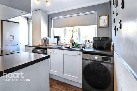 20 Martin Road, Aveley, South Ockendon, RM15 4TS