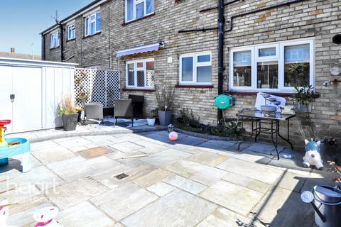 20 Martin Road, Aveley, South Ockendon, RM15 4TS