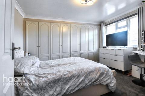 20 Martin Road, Aveley, South Ockendon, RM15 4TS