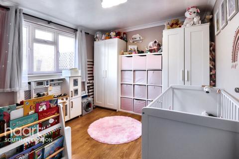 20 Martin Road, Aveley, South Ockendon, RM15 4TS