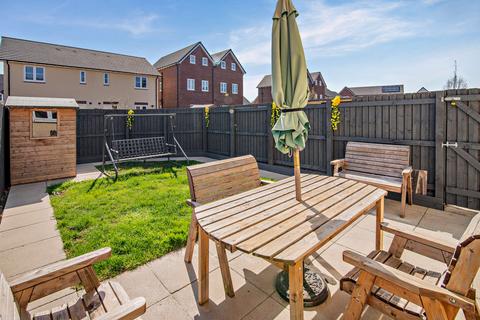 3 bedroom semi-detached house for sale, Waterside Crescent, Castleford, Castleford