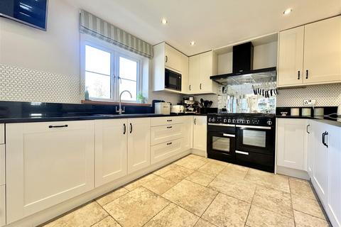 5 bedroom detached house for sale, Tidcombe Lane, Tiverton EX16