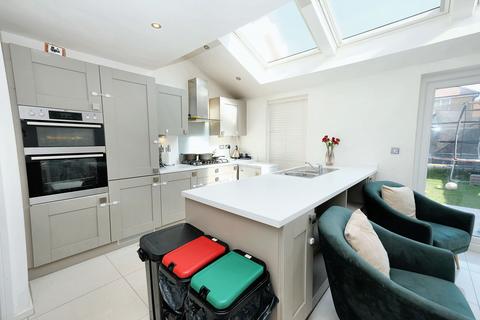 4 bedroom detached house for sale, Blyth Avenue, Eccles, M30
