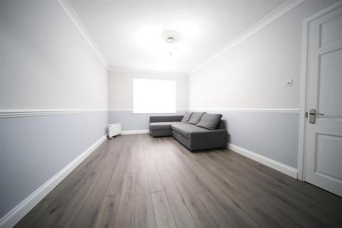 1 bedroom flat for sale, Flamstead End Road, Cheshunt