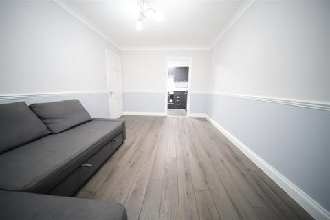 1 bedroom flat for sale, Flamstead End Road, Cheshunt