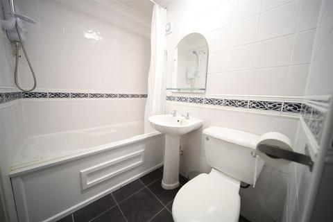 1 bedroom flat for sale, Flamstead End Road, Cheshunt