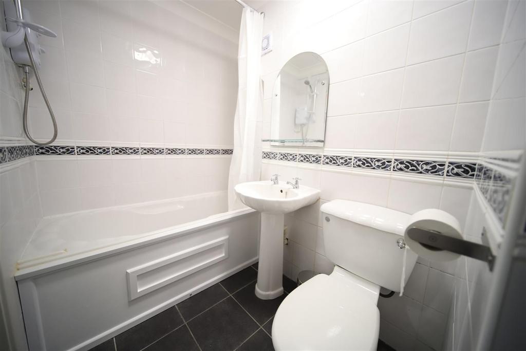 Bathroom 2.JPG