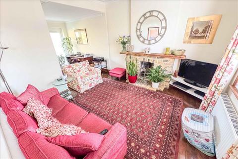 4 The Green, Feltham, TW13 4AF