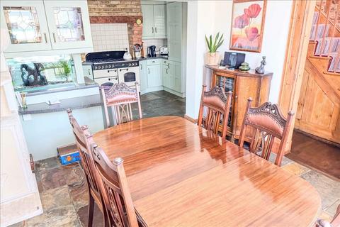 4 The Green, Feltham, TW13 4AF