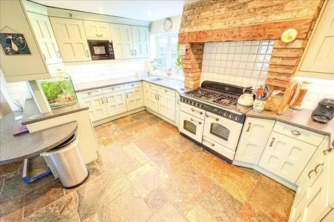 4 The Green, Feltham, TW13 4AF