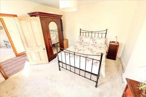 4 The Green, Feltham, TW13 4AF