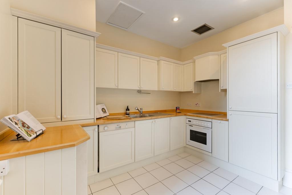 91505 Flat 3 18 E...