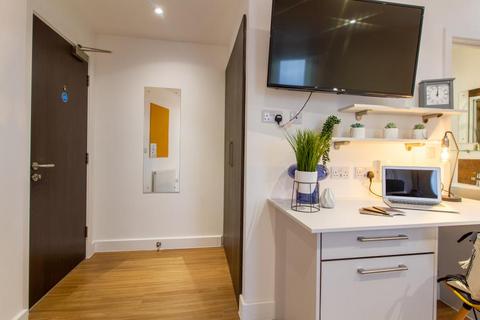 5 bedroom flat share to rent, Classic Ensuite Orbital House
