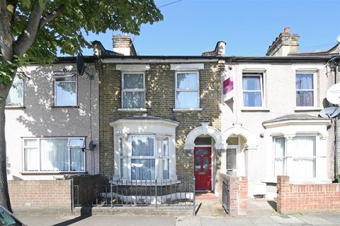 2 bedroom terraced house to rent, Holbrook Road | Stratford | E15