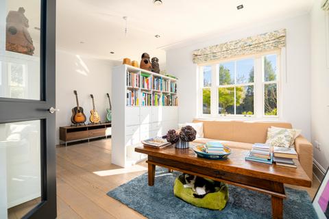25 Egerton Drive, Isleworth, TW7 7EQ