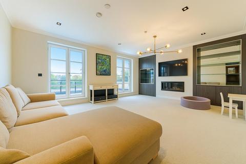 25 Egerton Drive, Isleworth, TW7 7EQ
