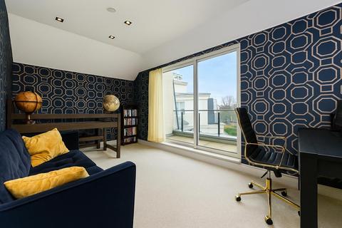 25 Egerton Drive, Isleworth, TW7 7EQ