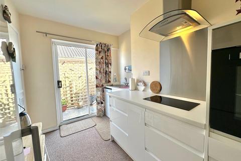 1 Broadview Close, Eastbourne, BN20 9RB
